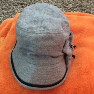 Grey hat
